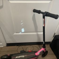 RAZOR : Black Label E90 Scooter - FIRM ON PRICE