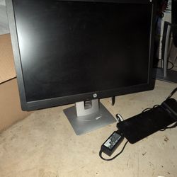 2 Hp Monitor With Docking Station 