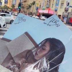 Madison Beer Locket Signed Autograph ( Bolt Up For Chargers ) 