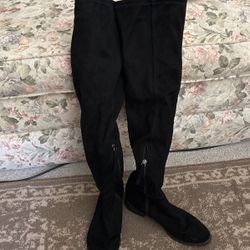 Black Boots 