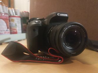 Canon EOS 800D Rebel T7i with two lenses