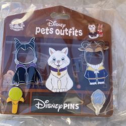 DISNEY PINS