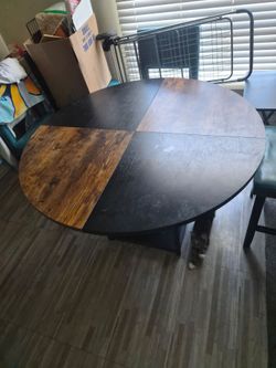 Round circle table for 4