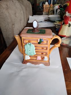 Vintage WBI miniature ceramic dresser teapot/creamer 6" tall