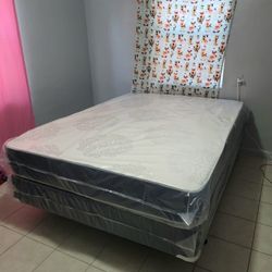 NEW QUEEN SIZE SET MATTRESS AND BOX SPRING-2PCS