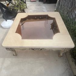 Mesa antigua de centro