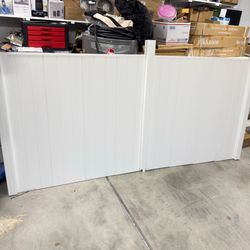 Vinyl fence  4 feet tall by 90 inches long
