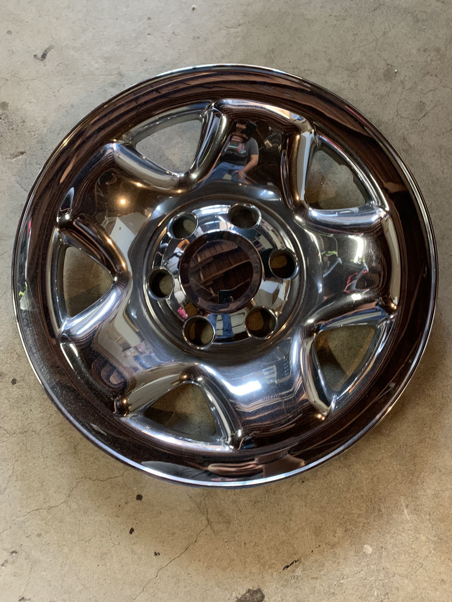Chrome hubcaps on a 2013 Toyota Tacoma (have all 4)
