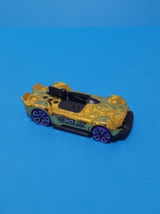 2015 Monteracer Hot Wheels Diecast Car To vintage collectible