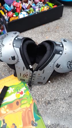 Rawlings football pads size 18 to 19 CP36R large