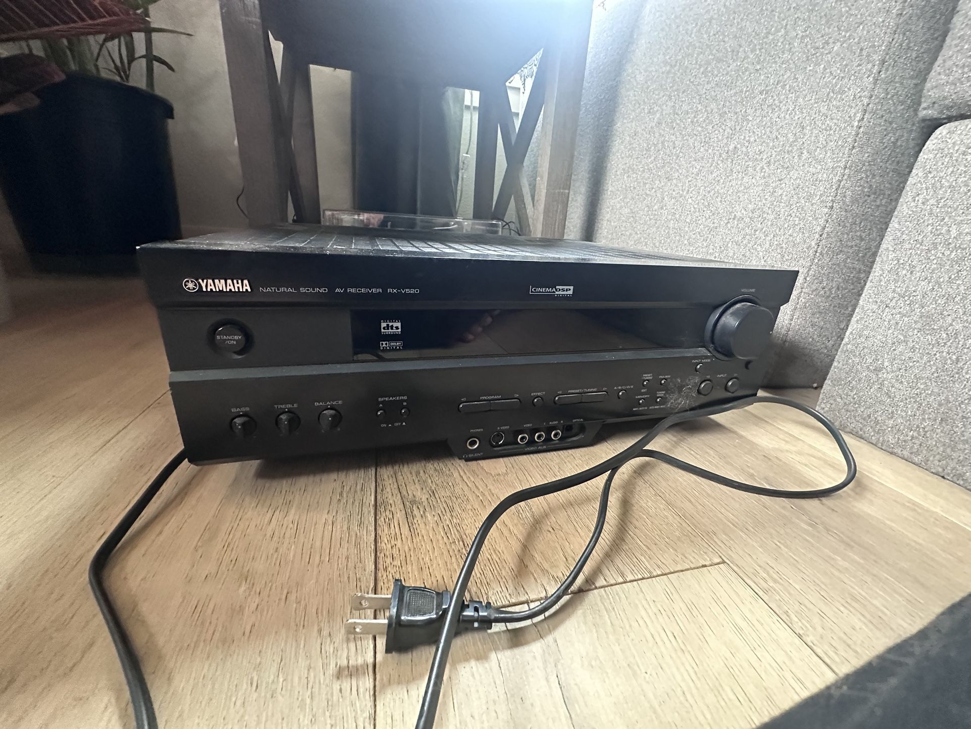 Yamaha RX-V520 - AV Receiver - 5.1 Channel - Black