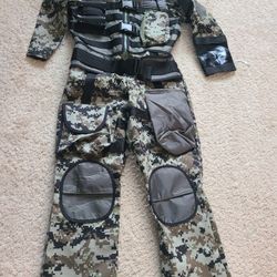 Boys army costume for 5-6 year Olds- small