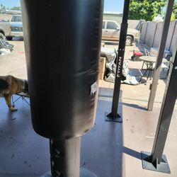 Century Wave master Freestanding Heavy Bag