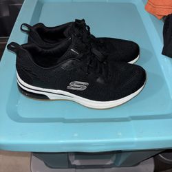 Size 8.5 Skechers