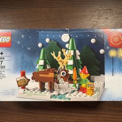 Sealed Retired Lego Christmas Santa’s Front Yard (40484)