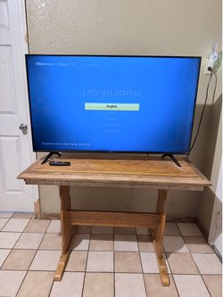 50” Hisense Roku tv with stand