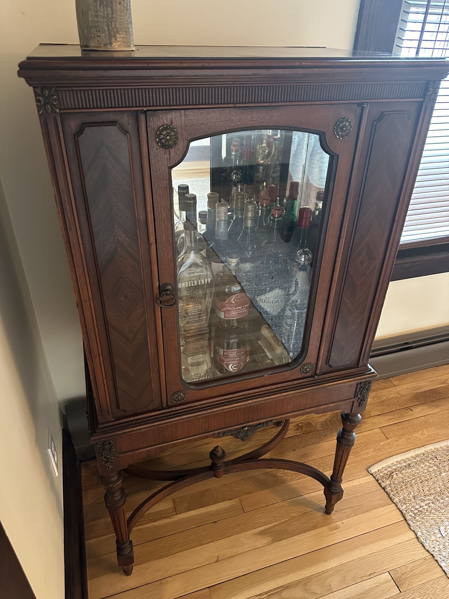Vintage Liquor Cabinet (Walnut/Mahogany)