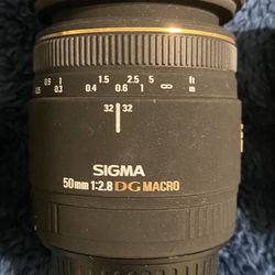Sigma 50mm F2.8