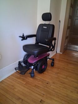 Electric wheelchair