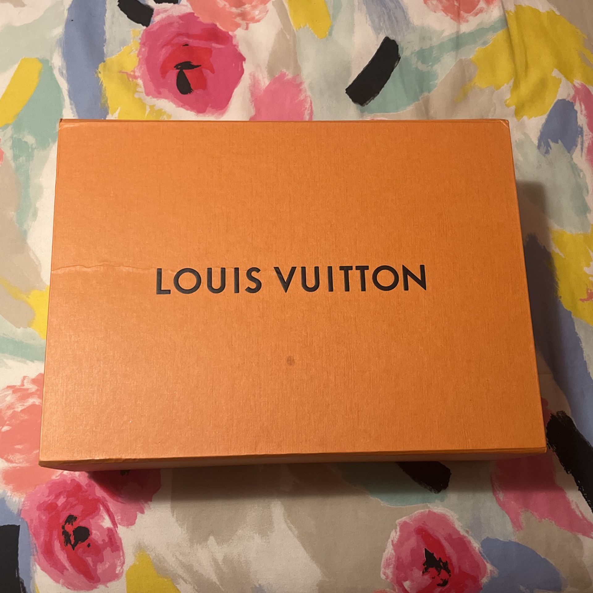Louis Vuitton White/Pink Handbag & Sneakers Set for Sale in Southfield, MI  - OfferUp