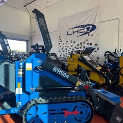 Skid Steer Rippa RS04 (New, 0 Hours) — Kubota Diesel + Triple Pump + 1 Year Warranty