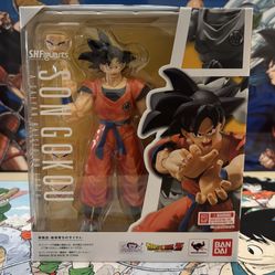 S.H. Figuarts Dragon Ball Z Son Goku A Saiyan Raised on Earth
