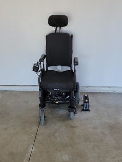 Quickie S646se Motorized Wheelchair