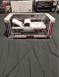 M2 Machines 1976 GMC Sierra Grande 15 Die-Cast