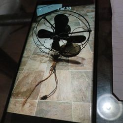 Vintage 1920 Metal GE 4 Blade Fan Electric Untested It Used To Work And Then Plug It Up Don't Don't Know If They Do Or Don't Work Selling As Is