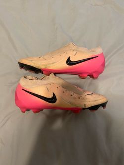 Pink phantom soccer cleats size 7.5