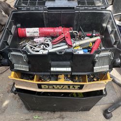 dewalt tool box