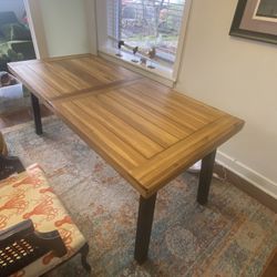 Indoor/outdoor Dining Table