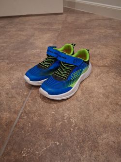 Boys shoes. Size: 1