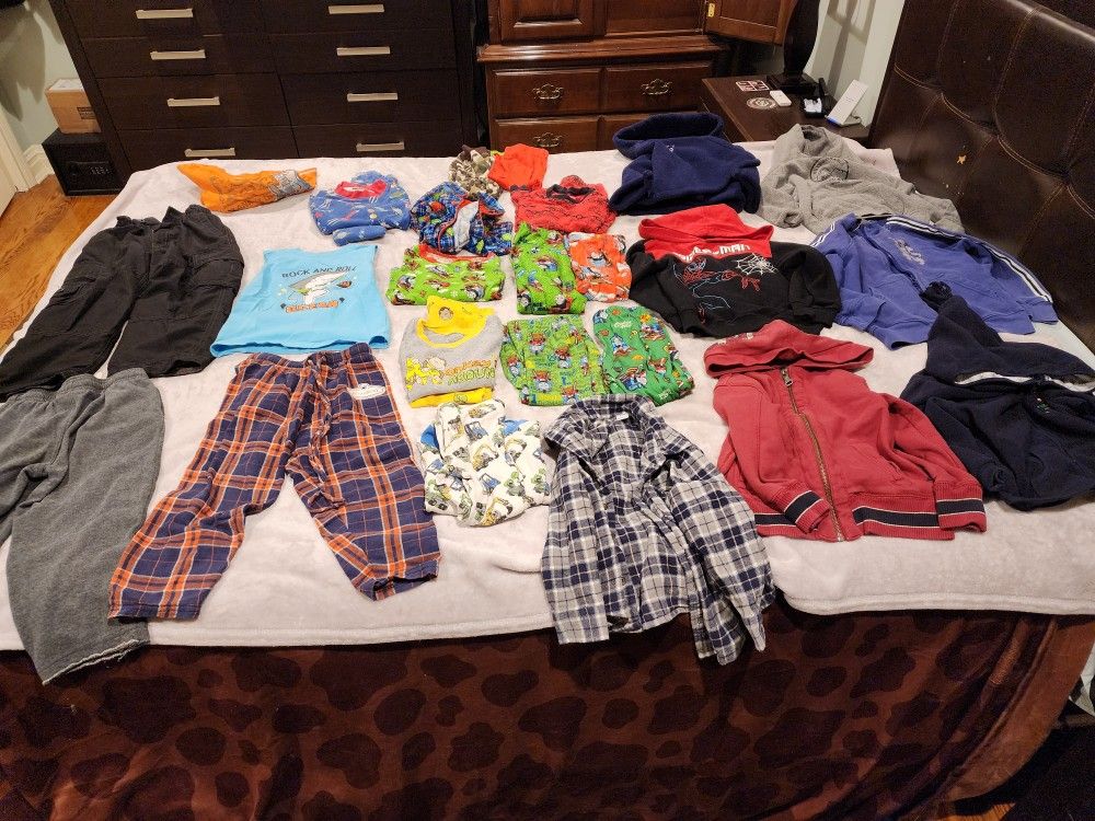 Lot of Boys clothes Size 4t