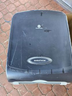 Folded towel Dispenser