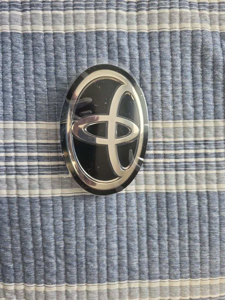 FITS TOYOTA COROLLA GRILLE FRONT EMBLEM 2019 2020 2021 2022 2023