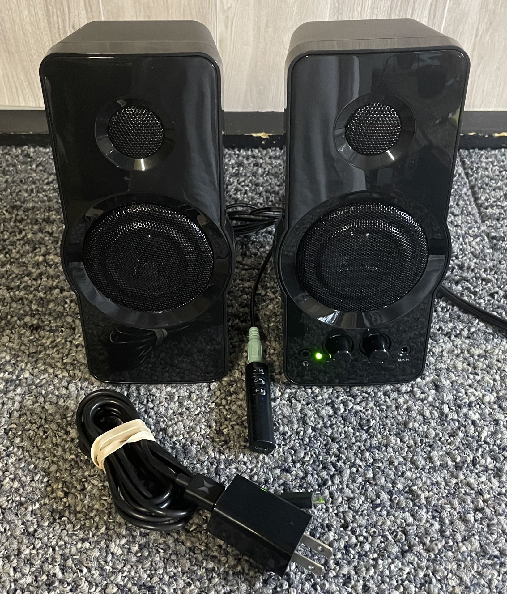 Blackweb BWA15HO Speakers With Bluetooth