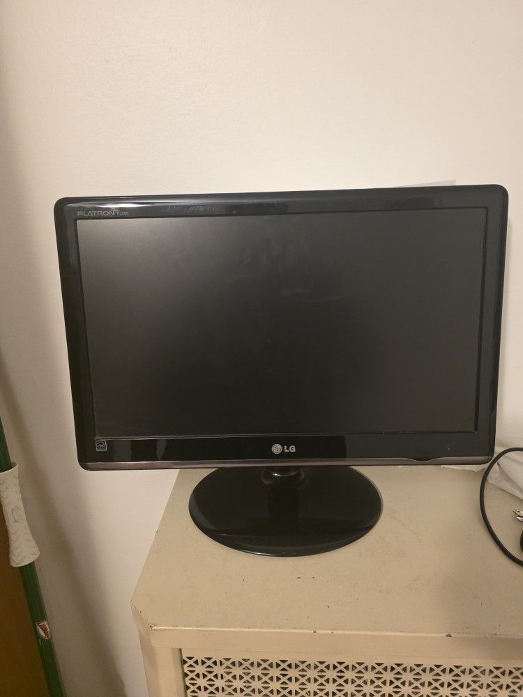 Computer Monitor With Cords