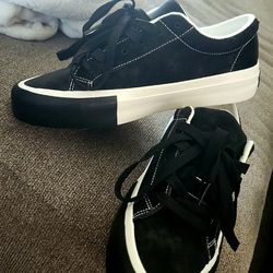 Shoes Sneakers 