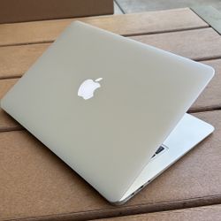 Apple MacBook Air 13” i5/4GB/256GB SSD $180 