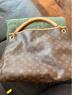 Discontinued LV Artsy MM tote