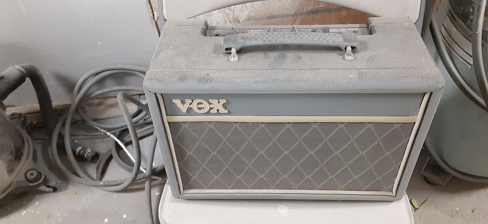 Vox Guitar Amplifier  Dusty But Works Great