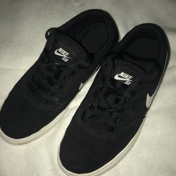 NIKE TENNIS SHOES FOR WOMEN