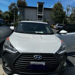 Selling 2016 Hyundai Veloster Turbo 2016 ASAP