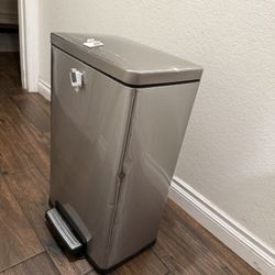 Stainless Steel Trash Can 