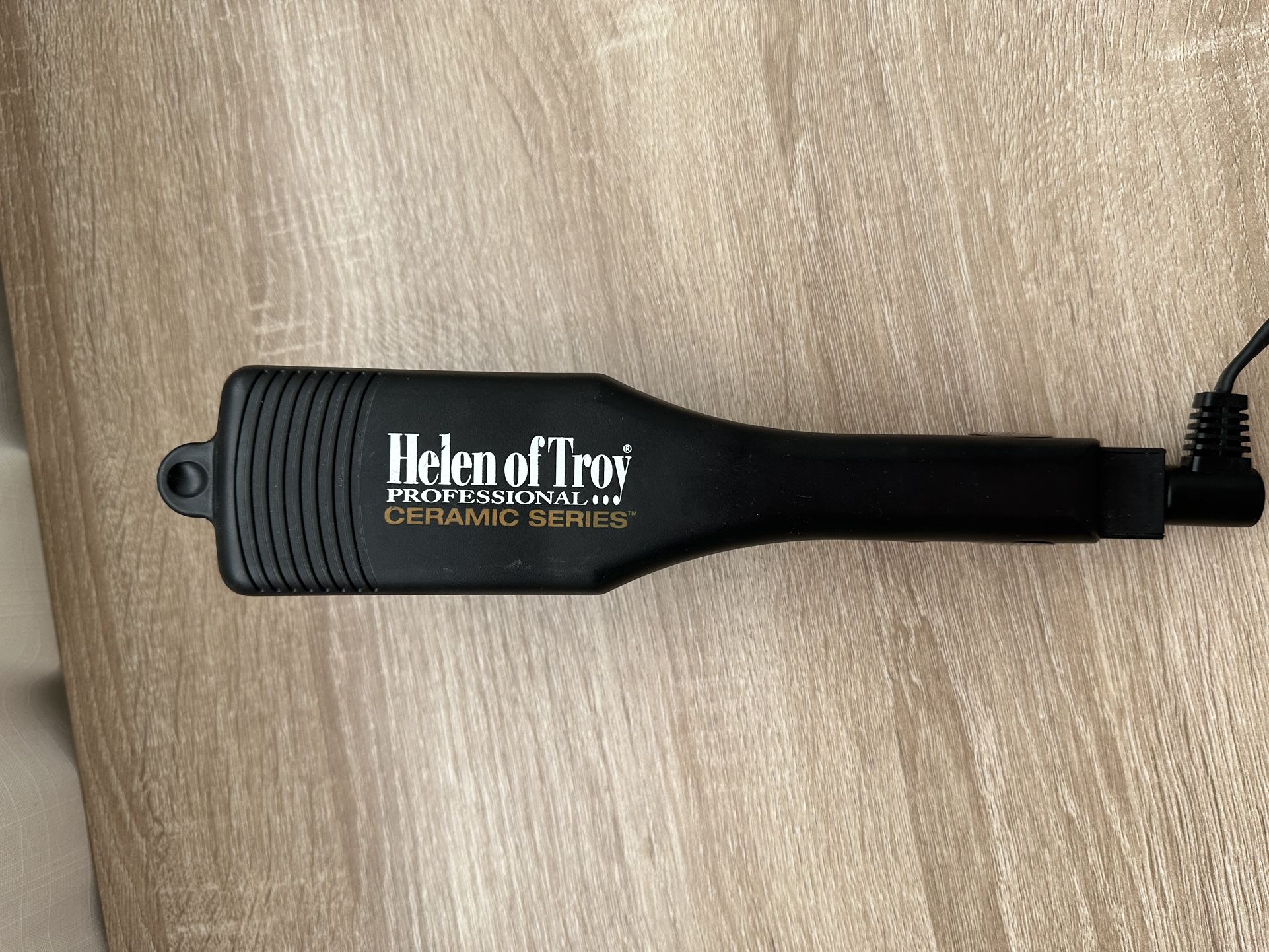 Helen Of Troy Ceramic Series Flat Iron Professional Hair Straightener
