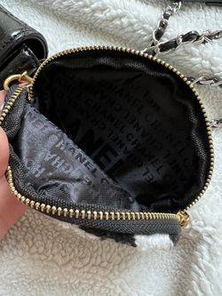 Chanel Phone case crossbody bag AUTHENTIC for Sale in Peck Slip