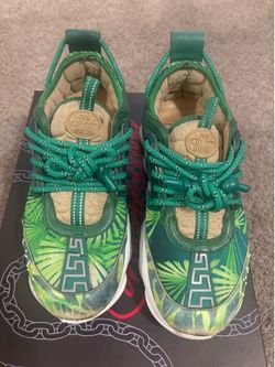 Versace chain reaction