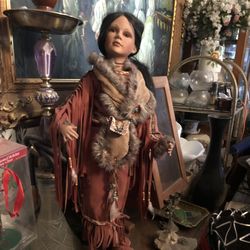 BEAUTIFUL GENUINE VINTAGE INDIAN GIRL DOLL WITH REAL HUMAN  HAIR🎁