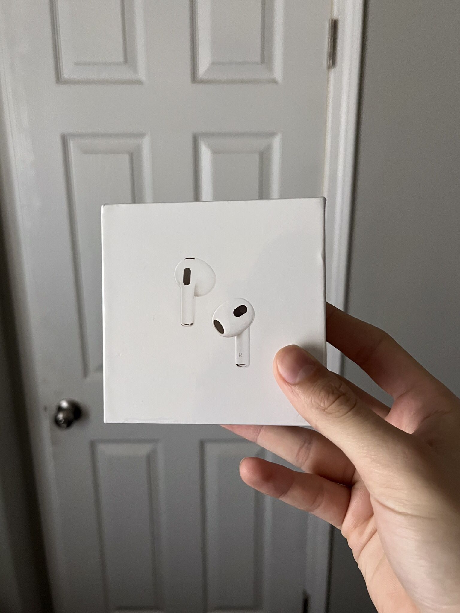Brand New AirPods Gen 3 *SEND OFFERS*